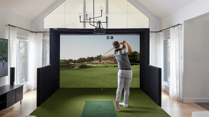 GOLFIN LANCE DES ENSEMBLES DE GOLF VIRTUEL TOUT-EN-UN  ABORDABLES ET STYLÉS: LES SIMBOOTH KIT