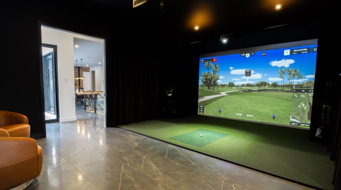 Un simulateur de golf GolfIn propulse l’attrait d’un chalet locatif